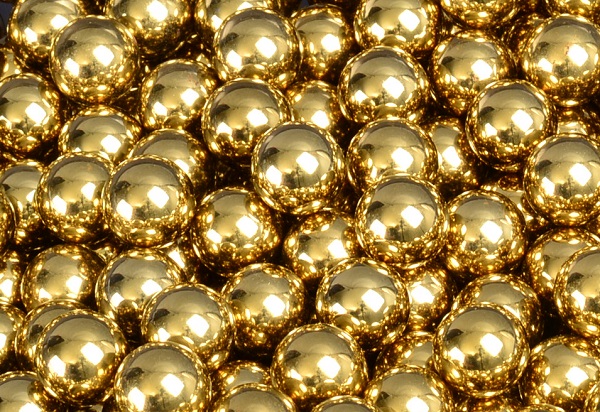 Shiny gold balls